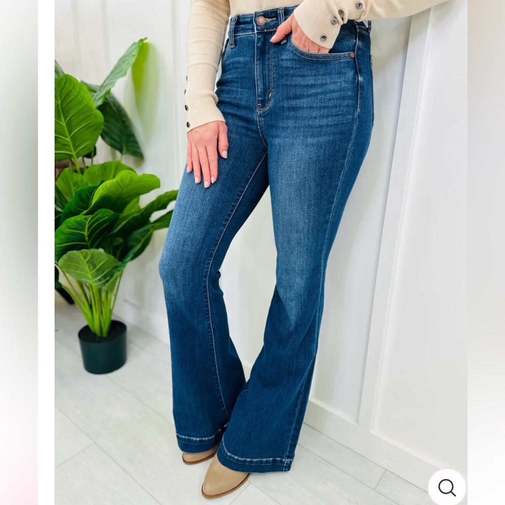 New with tags Judy Blue Trouser flare jeans size 5 (fits size 6)